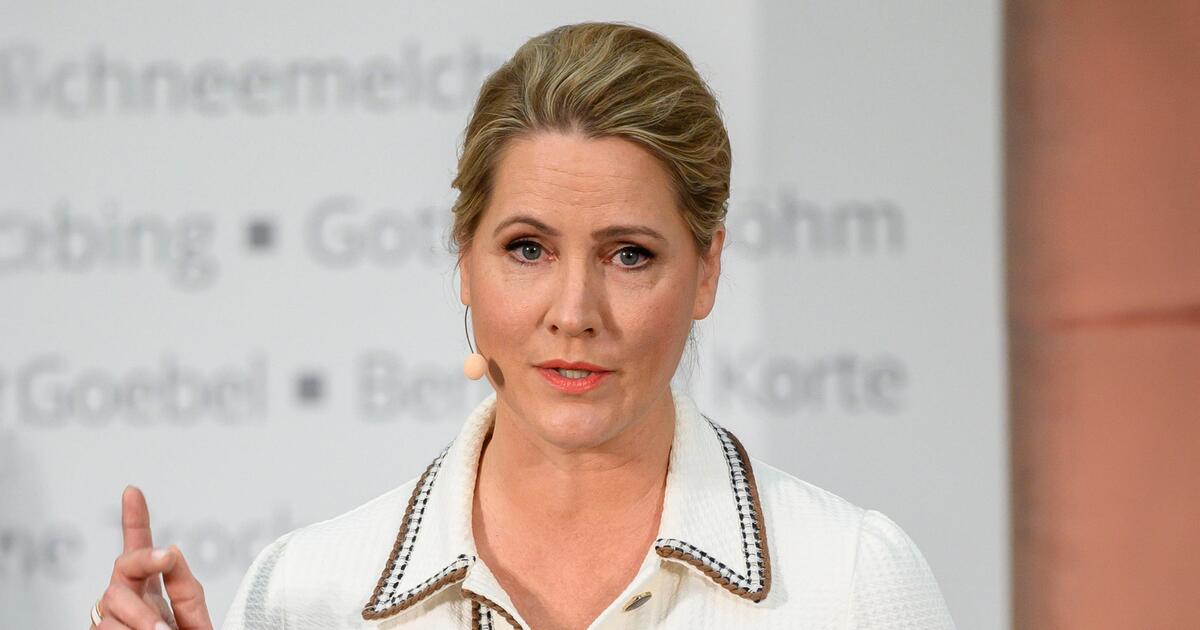 Julia Rakers Ex-