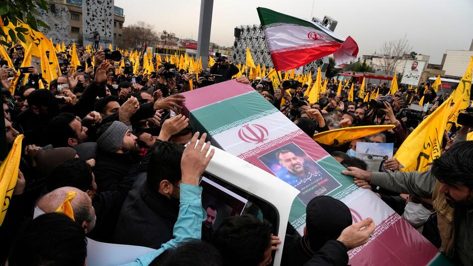 Trauerfeier für iranischen General in Teheran