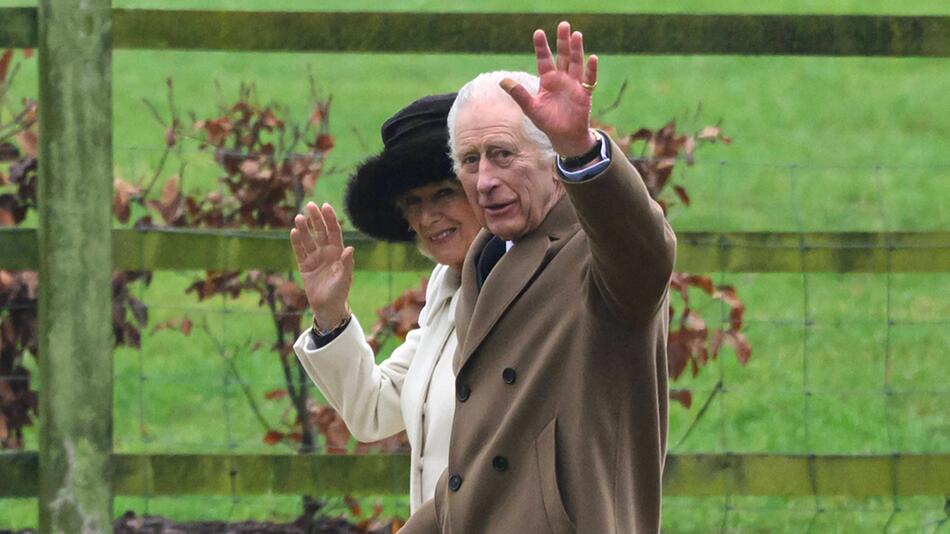 König Charles III. und Königin Camilla am 11. Februar in Sandringham.
