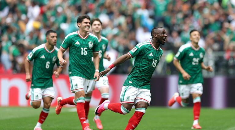 Julian Quinones erzielt das 1:0.