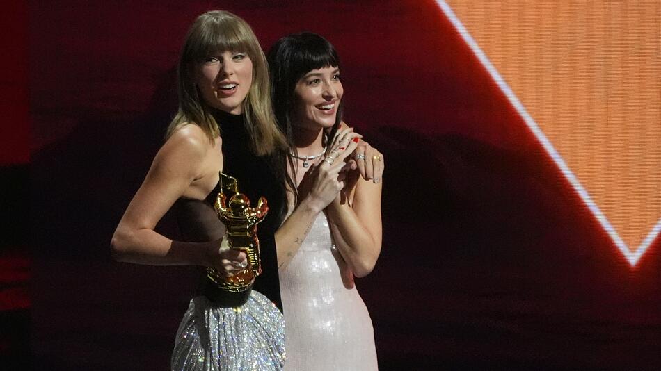 Taylor Swift sorgt bei den MTV VMAs gleich für mehrere Überraschungen