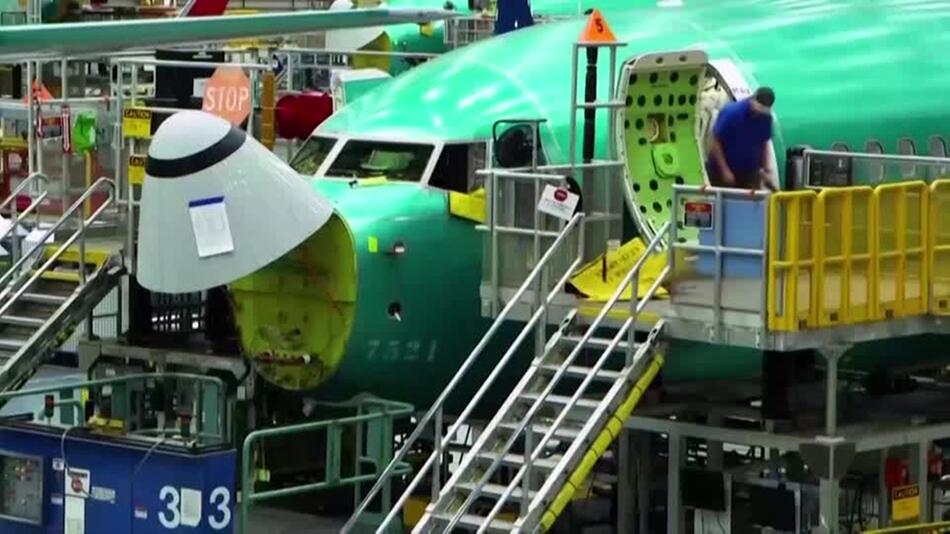 Boeing beurlaubt Tausende Mitarbeiter