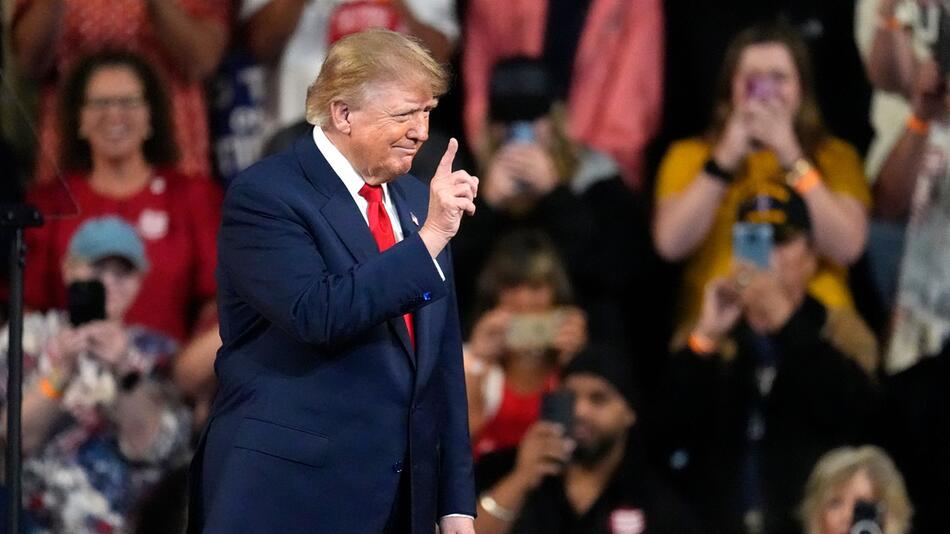 Trump meldet Waffenruhe – doch neue Angriffe erschüttern die Ukraine