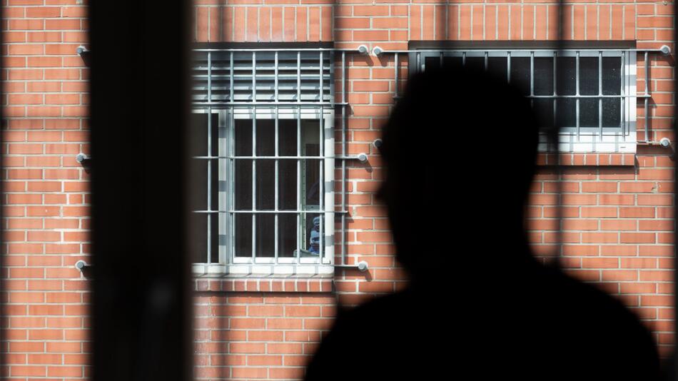 Abschiebehaft auf dem Prüfstand: meist kein milderes Mittel