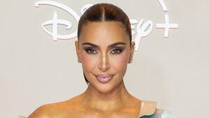 Kim Kardashian zeigt Weihnachtsfotos.