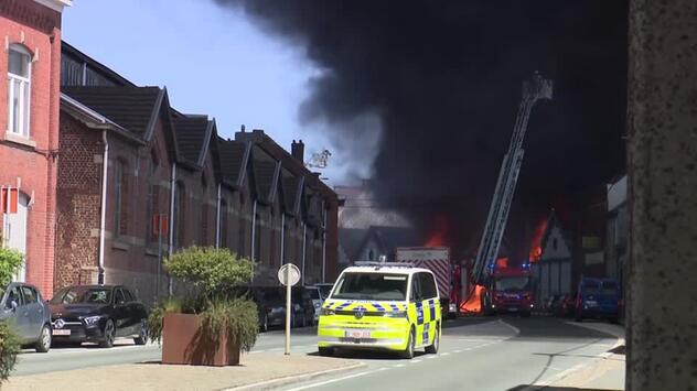 Brand in Belgien – Anwohner wegen Explosionsgefahr evakuiert
