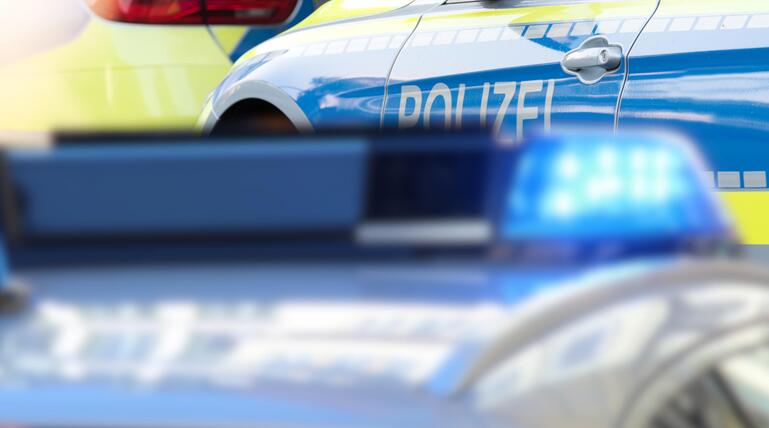 Blaulicht und Polizeiautos in Deutschland
