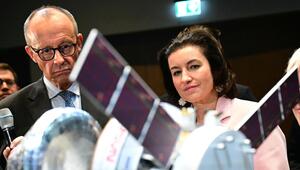 Dorothee Bär (CSU) und Kanzler Merz (CDU) beim Start der Hightech-Agenda