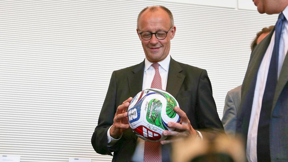 "Was für ein Spiel!" – Merz erntet Spott nach WM-Aus