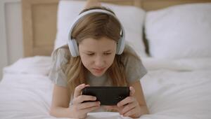 KORREKTUR: Social Media: Warum Gehirne von Jugendlichen so anfällig sind