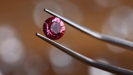 Pinkfarbener Diamant