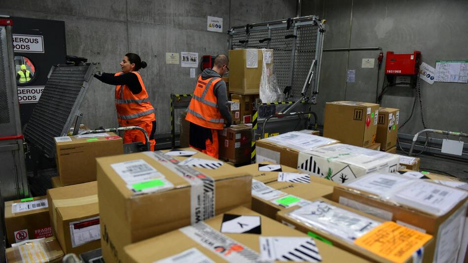 Russischer Geheimdienst soll hinter Paketbränden stecken