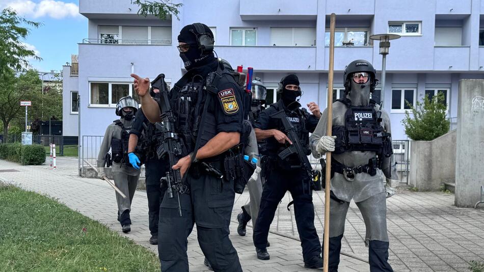 Mann stirbt nach Attacke in Bank