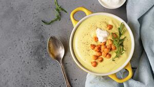 Diese Suppe passt perfekt zu kalten Tagen.