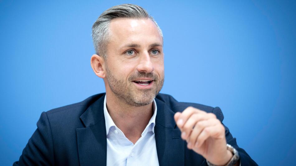 AfD an der Macht? Die Sorge vor einem "Leck im Sicherheitsapparat"