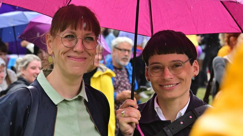 Katja Meier und Josefine Paul werden bald Ehefrau und Ehefrau.