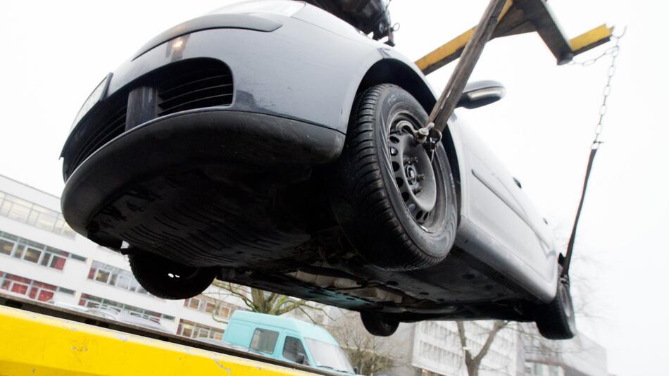 Falsch geblitzt und zugeparkt - Ärgernisse im Auto-Alltag