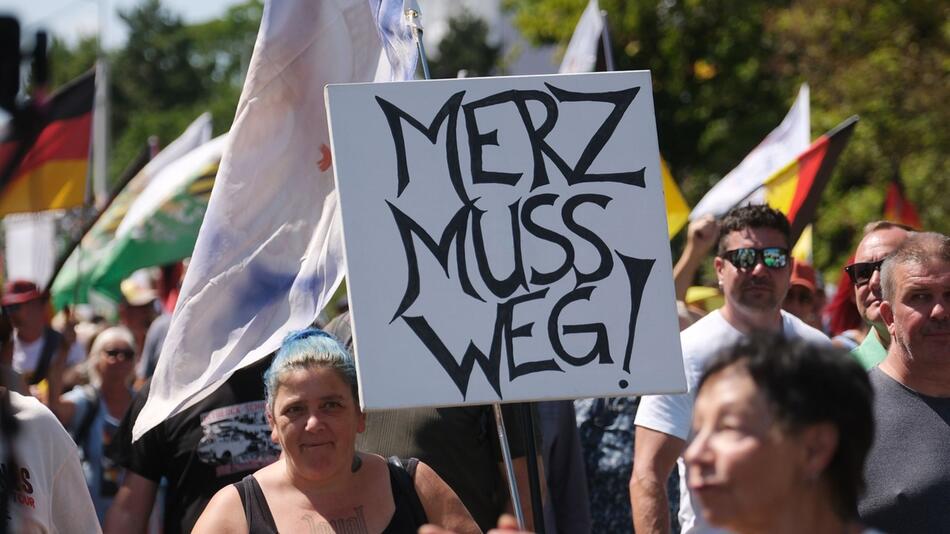 "Diese Regierung muss weg" - 10.000 Menschen bei Demo in Plauen