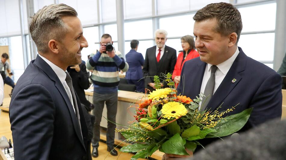 Wahllokale haben geöffnet: Das sagen die letzten Umfragen