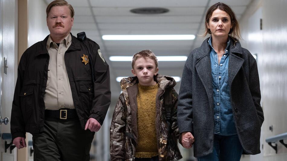 "Antlers", Jesse Plemons, Jeremy T. Thomas, Keri Russell.