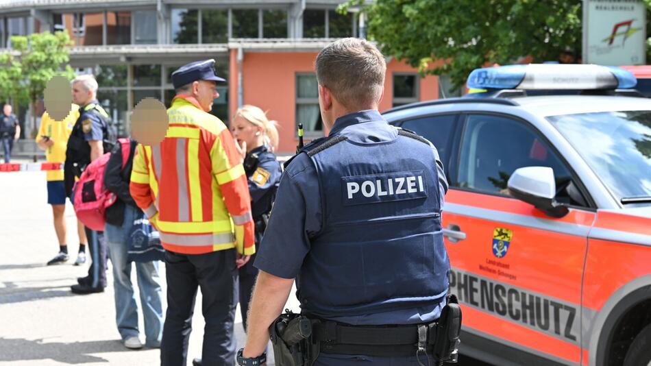 Hinweise auf Amok-Lage an Gymnasium: Mindestens zwei Schwerverletzte