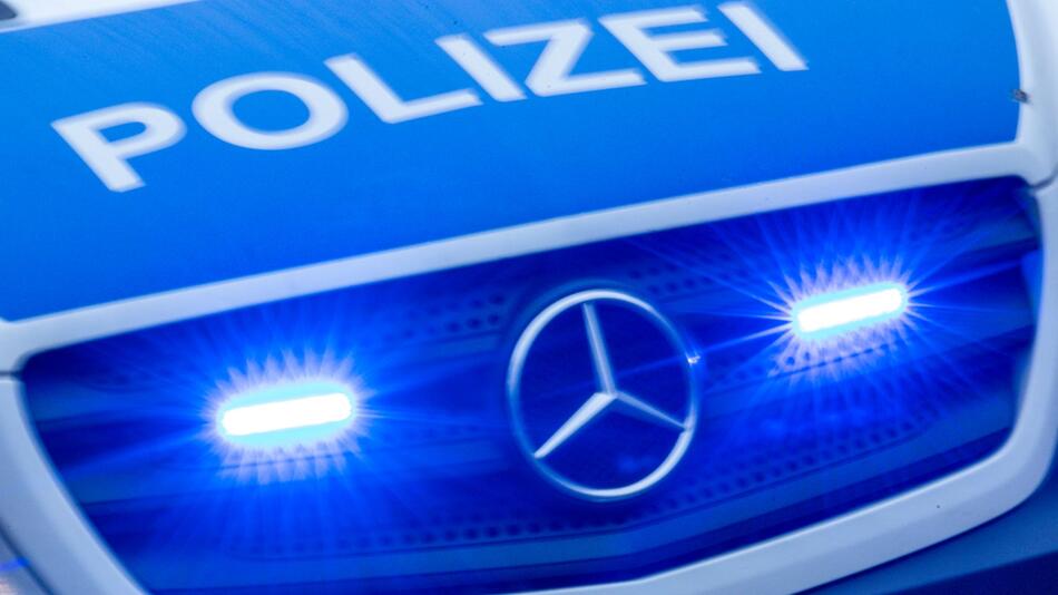 Polizeieinsatz mit Blaulicht