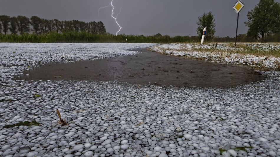 "Es hat alles kaputt gemacht": Unwetter lösen in Teilen Deutschlands Chaos aus