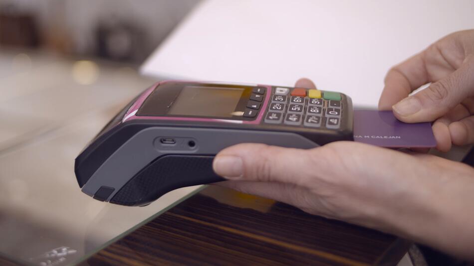 Neue Debitkarten: Verbraucher melden Probleme