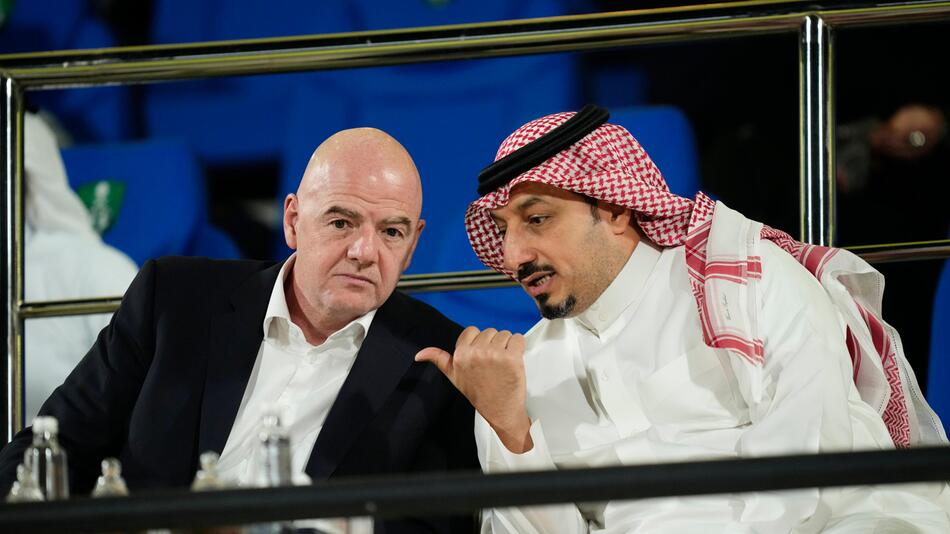 Giovanni Infantino und Yasser Al-Misehal