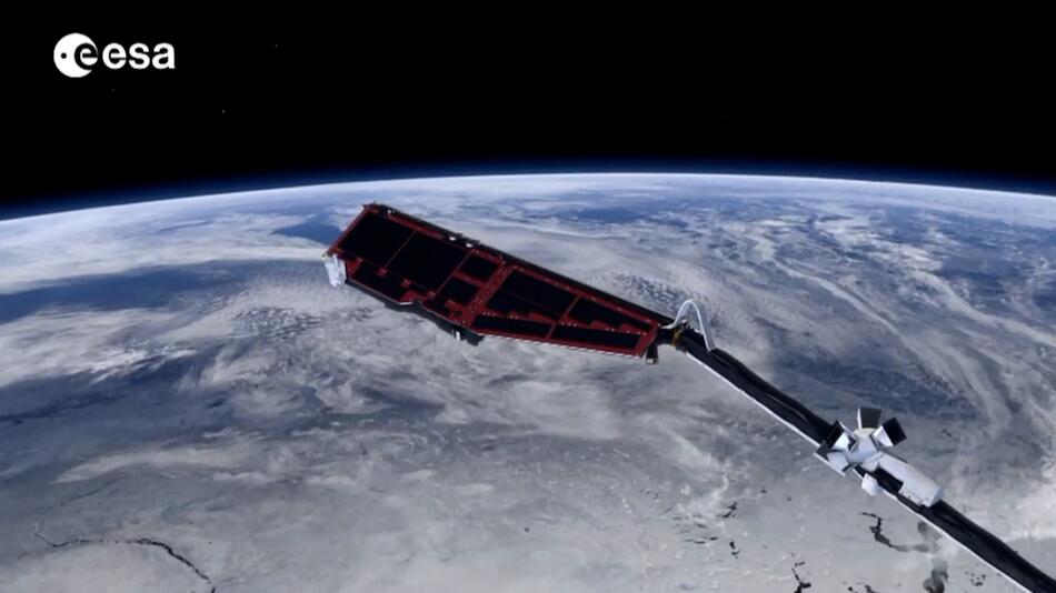 ESA: SWARM-Satelliten sinken plötzlich bis zu 10 mal schneller Richtung Erde
