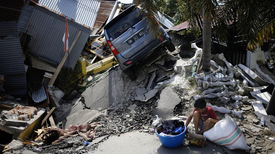 Nach dem Erdbeben und Tsunami in Indonesien
