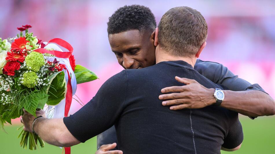 Max Eberl verabschiedet Bouna Sarr