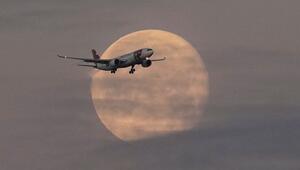 Eine aus Lissabon kommende Maschine wäre nahe des Flughafens Prag beinahe abgestürzt.