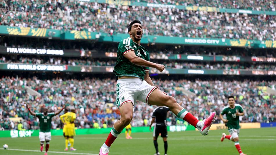 Gastgeber Mexiko gewinnt kurioses Eröffnungsspiel