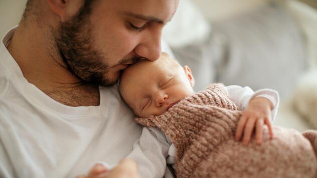 Vater mit Baby