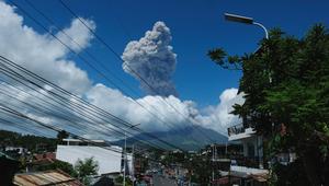 Vulkan Mayon auf den Philippinen ausgebrochen
