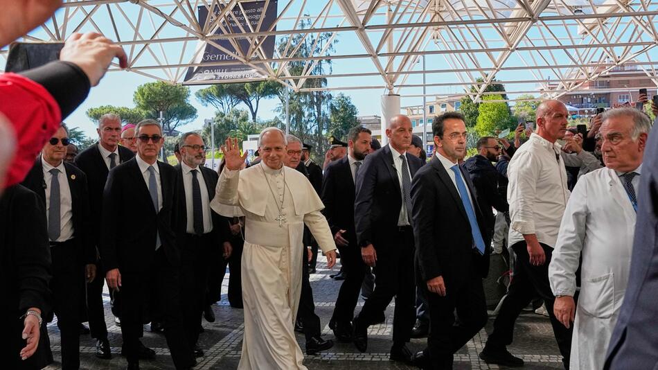 Papst "erfolgreich" an der Lunge operiert
