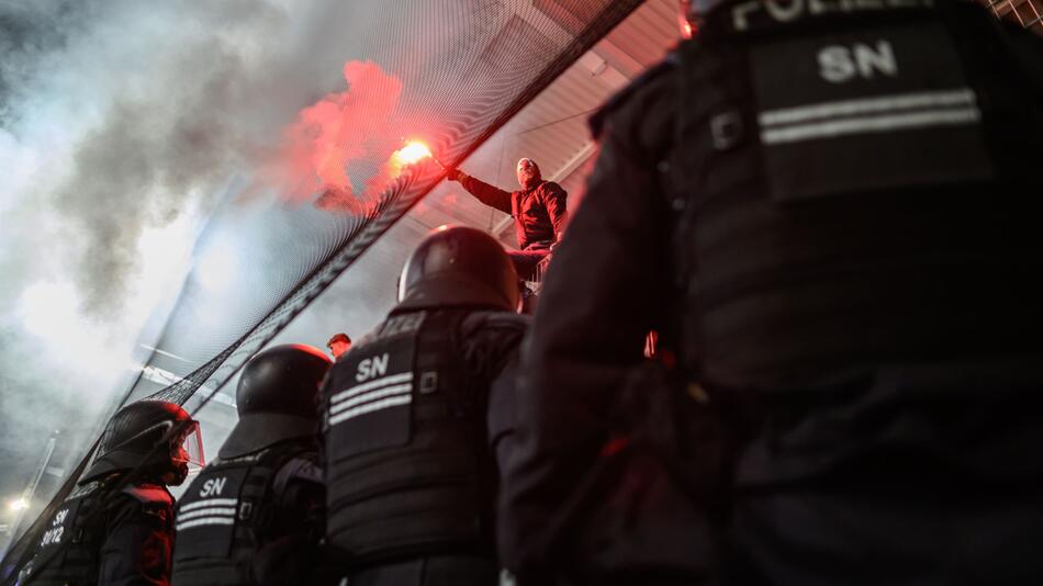 Jahresbericht zu Strafverfahren bei Fußballspiel-Einsätzen