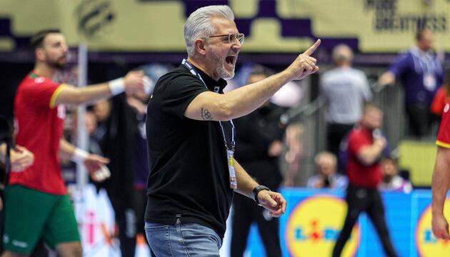 Portugals Trainer Paulo Pereira gestikulierte nach Abpfiff wild. 