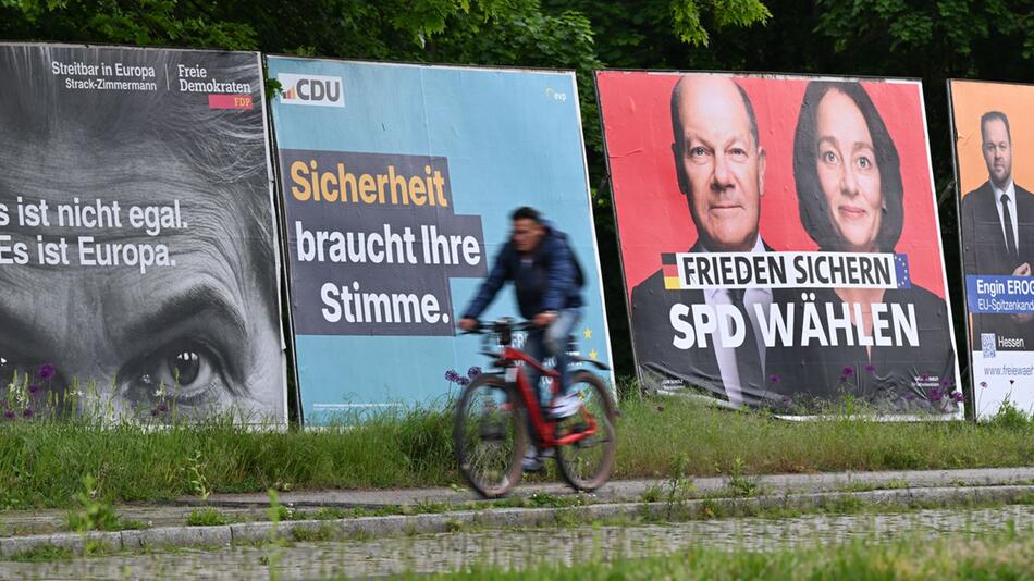 Plakate zur Europawahl in Frankfurt am Main