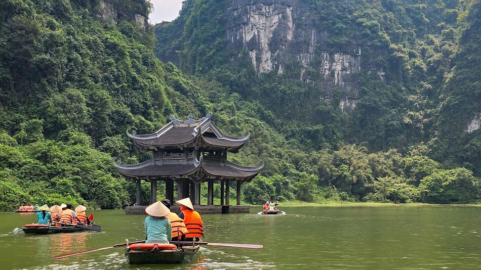 Eine im Wasser erbaute Pagode