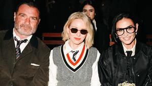 Liev Schreiber und Naomi Watts saßen neben Demi Moore (r.) in der ersten Reihe.