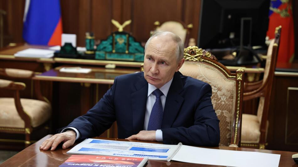Exil-Oligarch zählt Putin an