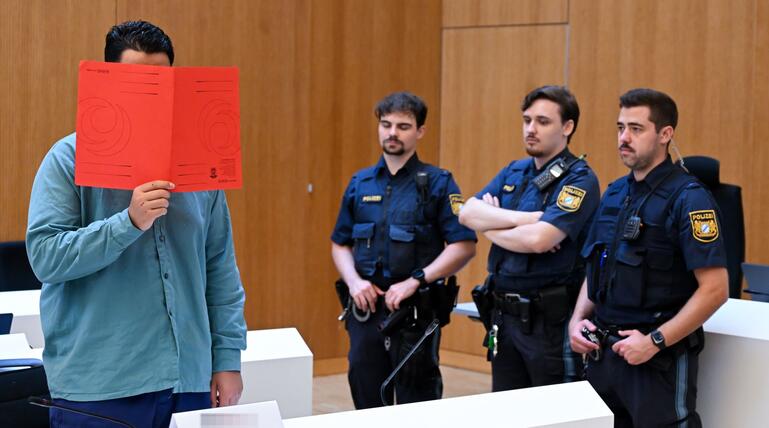Prozess wegen Auto-Anschlag auf eine Demonstration