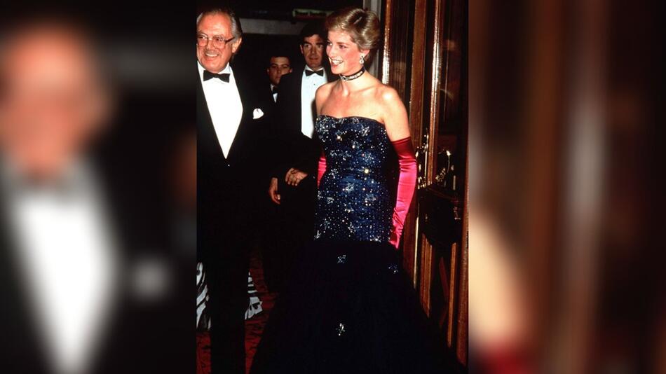 Dieses Kleid von Prinzessin Diana wurde versteigert.