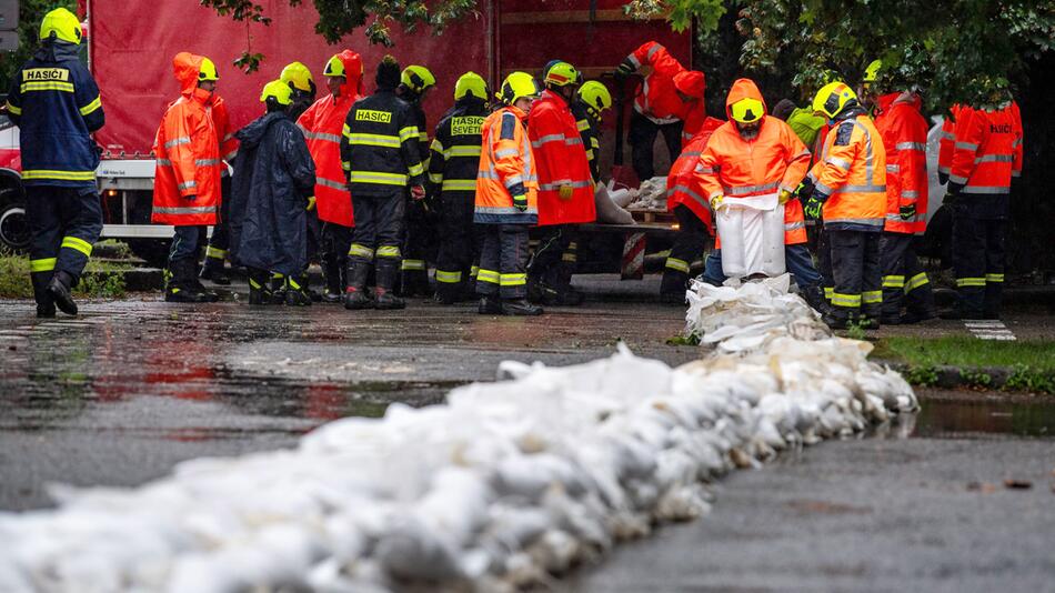 Vorbereitung auf Moldau-Hochwasser in Tschechien