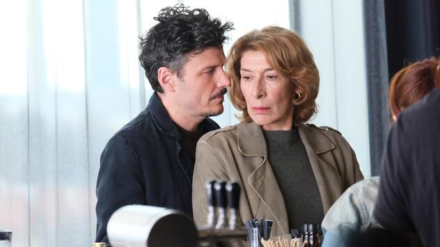 Adele Neuhauser und Manuel Rubey in "Makellos - Eine kurze Welle des Glücks"