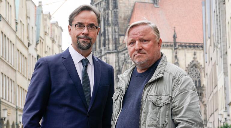 Wer Jan Josef Liefers (l.) und Axel Prahl als Boerne und Thiel im Münsteraner "Tatort" ermitteln ...