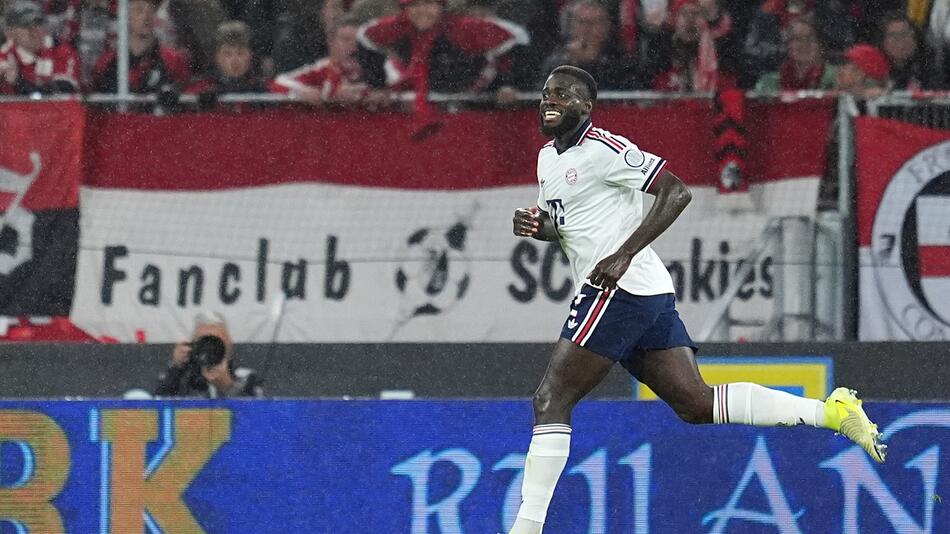 Tor durch Serge Gnabry - Bayern führt in Freiburg