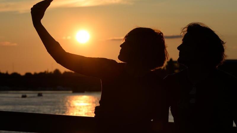 Selfie bei Sonnenuntergang